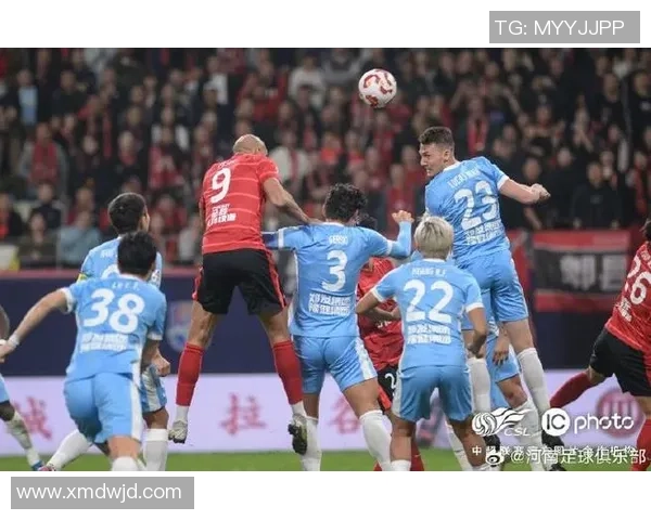 足球明星重返中国赛场引发球迷热潮期待精彩对决与新篇章 足球明星重返中国赛场引发球迷热潮期待精彩对决与新篇章